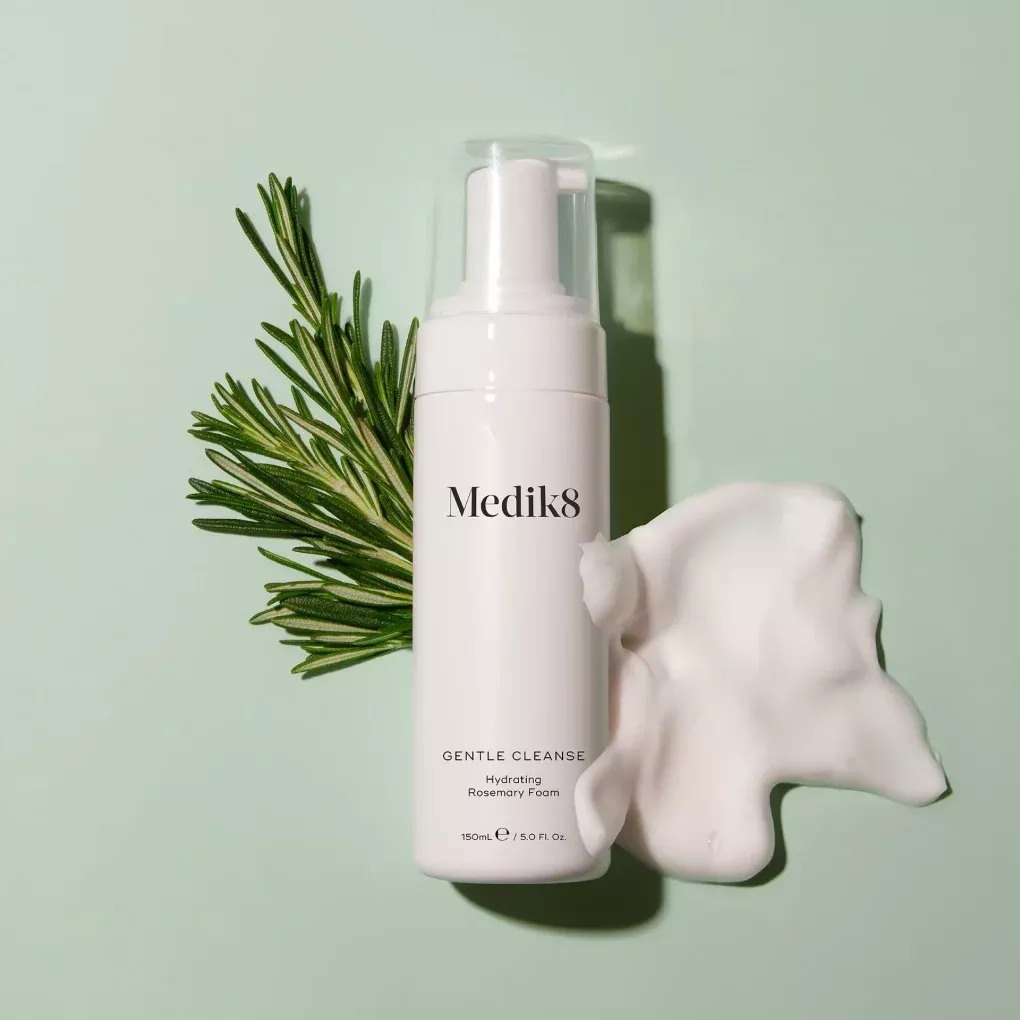 Medik8 Gentle Cleanse – Очищаюча пінка для всіх типів шкіри